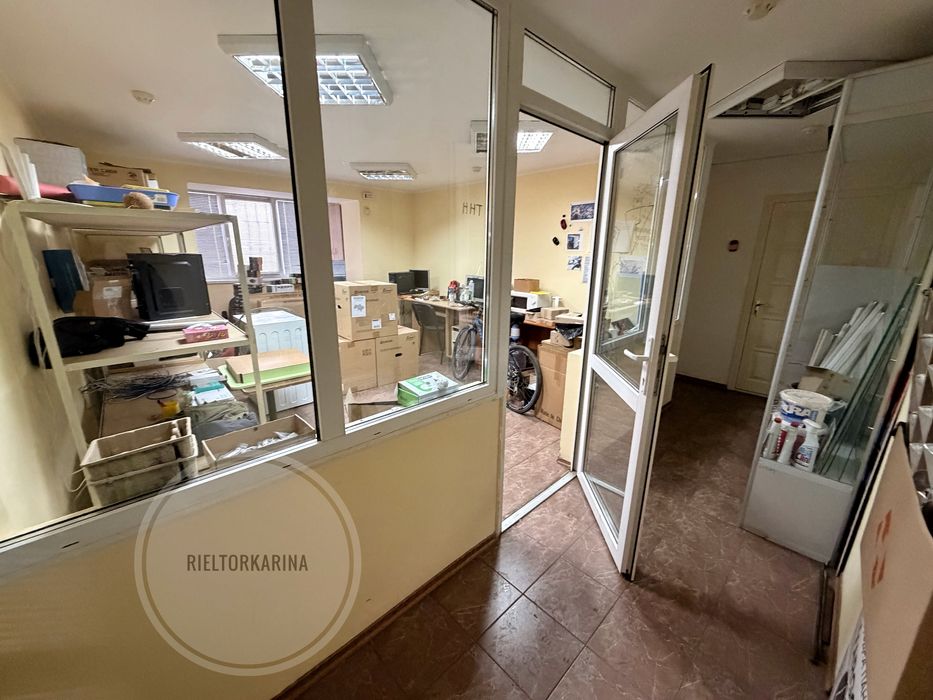 3я Слобідська/Колодязна 4к приміщення в оренду. Фасадний вхід