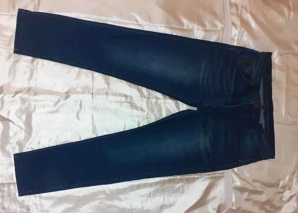 Фирменные джинсы. Размер L, L-XL