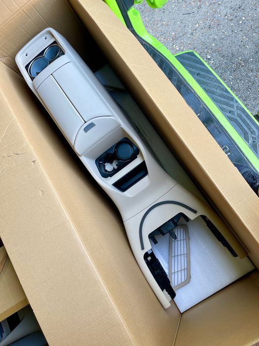 Lodówka schowek podłokietnik Mercedes V klasa model W447 - NOWA