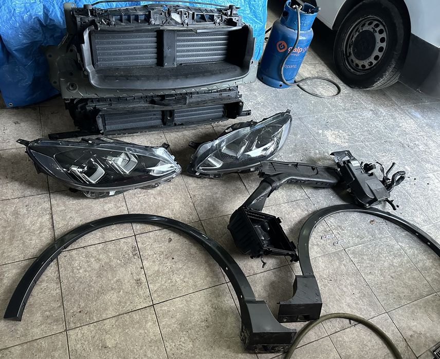 Ford Kuga frente em fibra radiadores farois farol otica centralina st