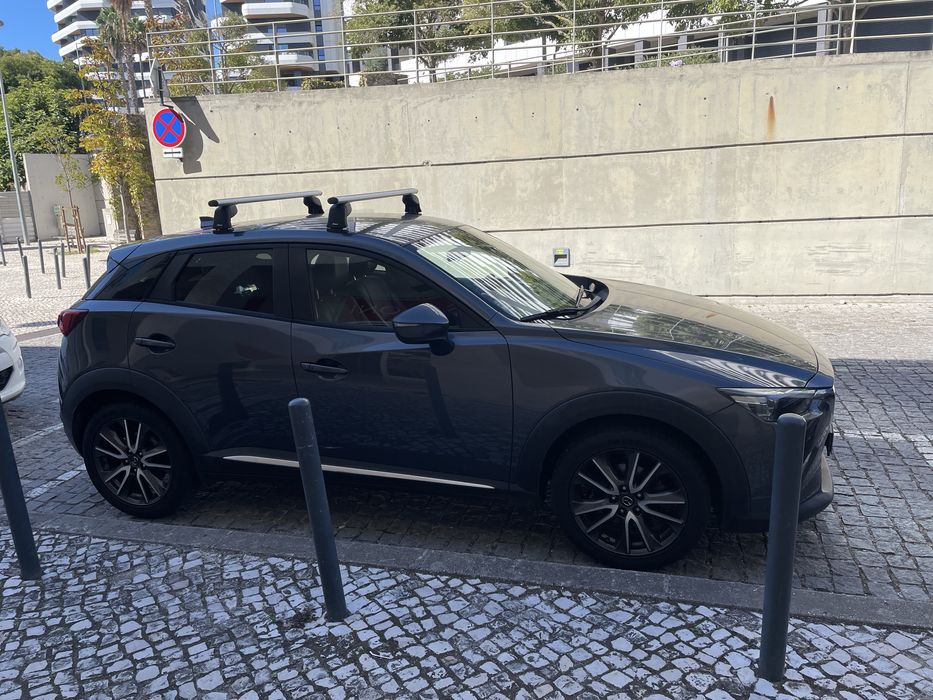 Vendo Mazda CX3, cor cinza, 108.400km, 105 CV, manutenções feitas na marca, 1500cc, Diesel, AC, GPS, camara traseira. Bom estado.
