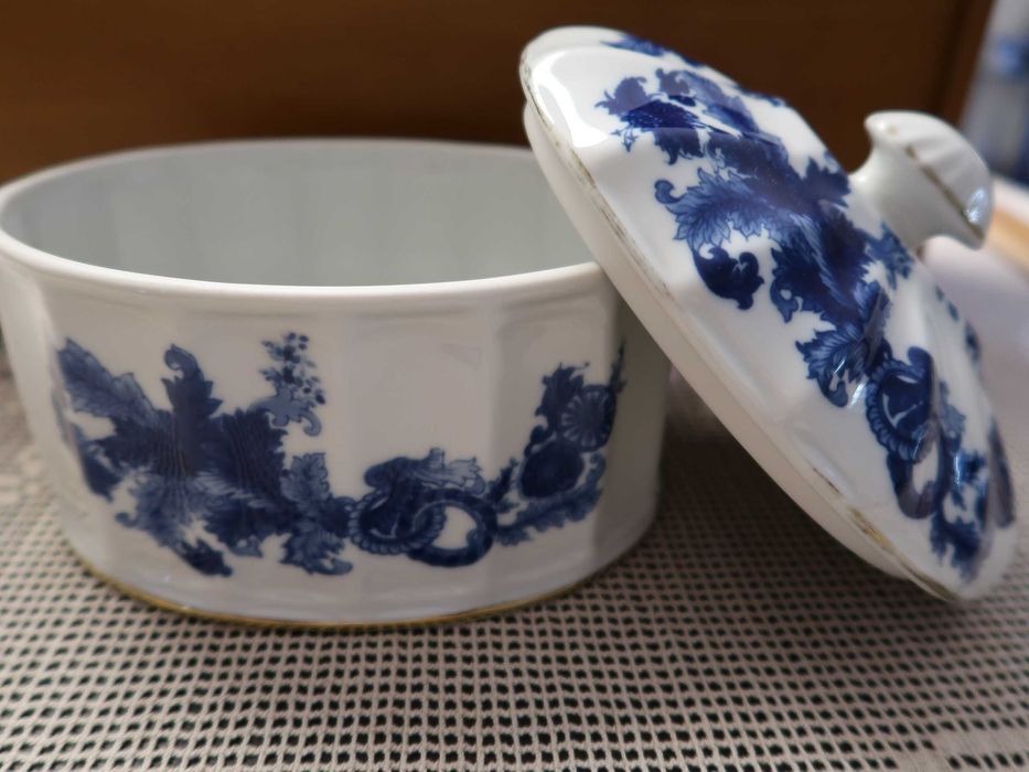 Blue-and-White Porcelain Candy Box423159556704849922