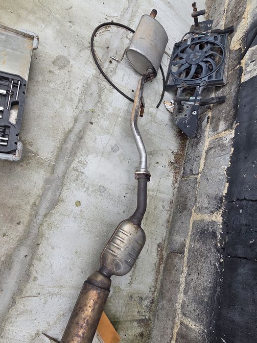 Kompletny tłumik z katalizatorem bmw e36 compact
