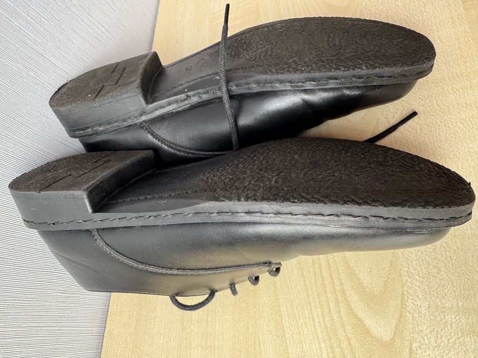 Жіночі туфлі.