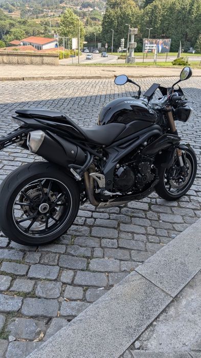 Triumph Speed Triple 1050 94