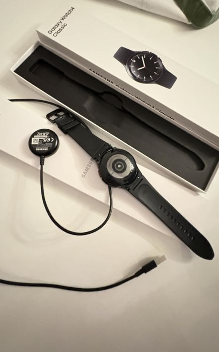 Zegarek Samsung Galaxy Watch 4 Classic 42mm LTE SM-R885F