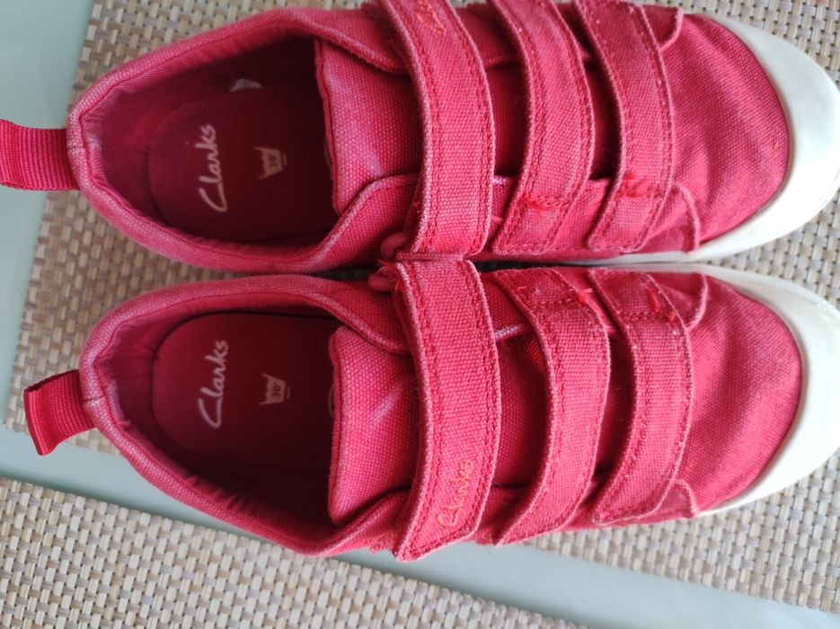 Продам детские макасины Clarks