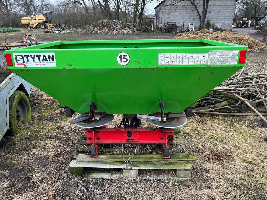 Sprzedam rozsiewacz nawozu 600 L