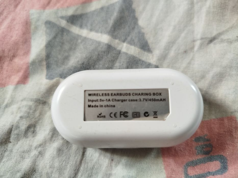 Продам вакуумные наушники TWS