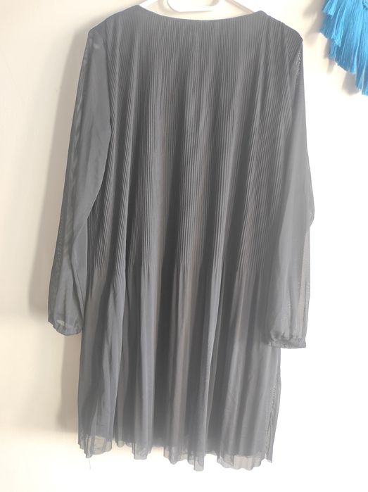 Sukienka czarna z długim rękawem NOWA