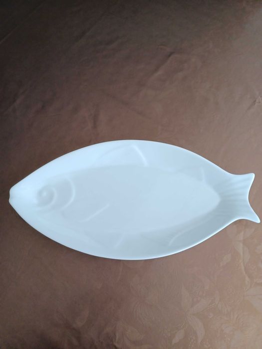 Travessa de porcelana em forma de peixe - Nova