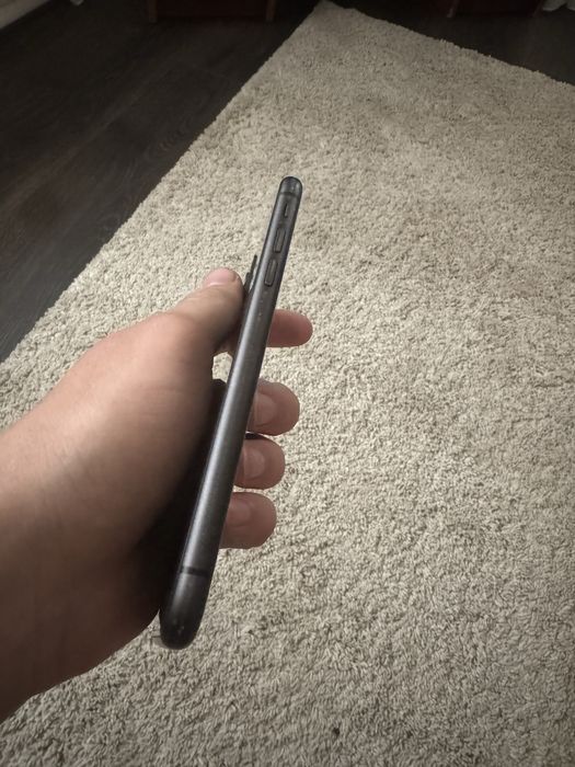 iPhone 11 64.