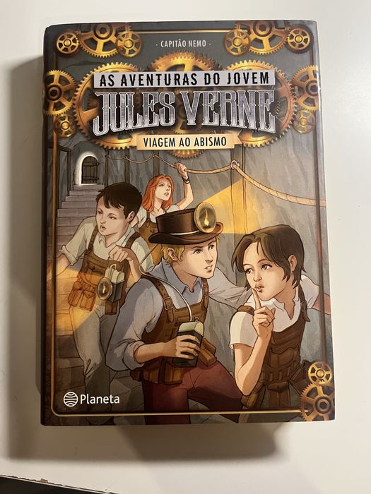 coleção de livros das aventuras do jovem jules verne