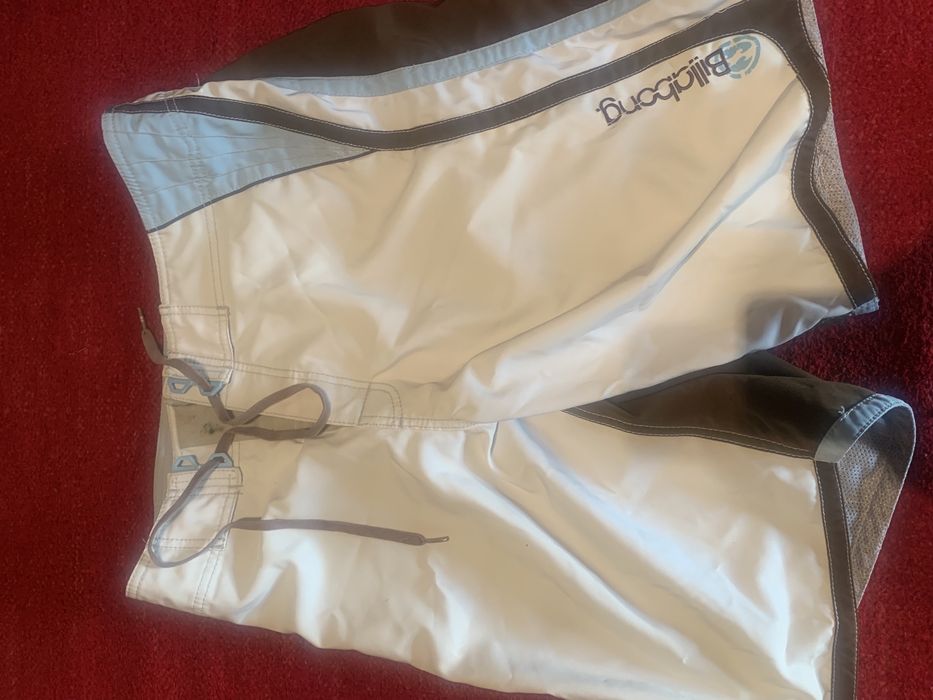 Calcoes levis .. billabong .. carhartt .. loreak