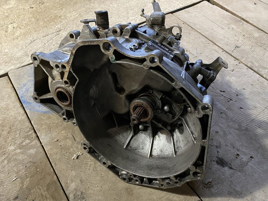 КПП коробка передач F-35 13101871 Opel Vectra C Signum 2.2 dti y22dtr
