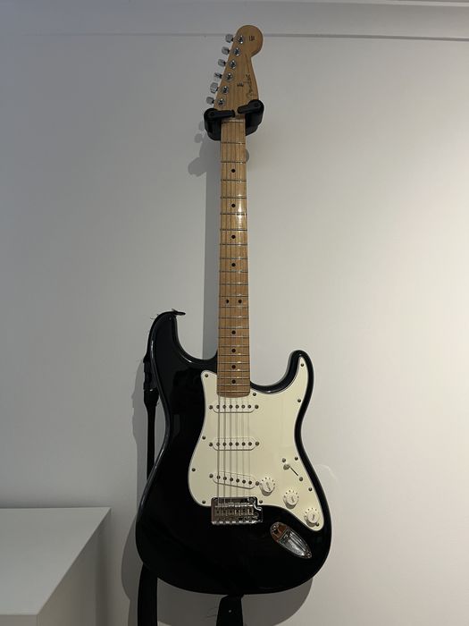 Guitarra elétrica Fender PLAYER STRAT MN BLK