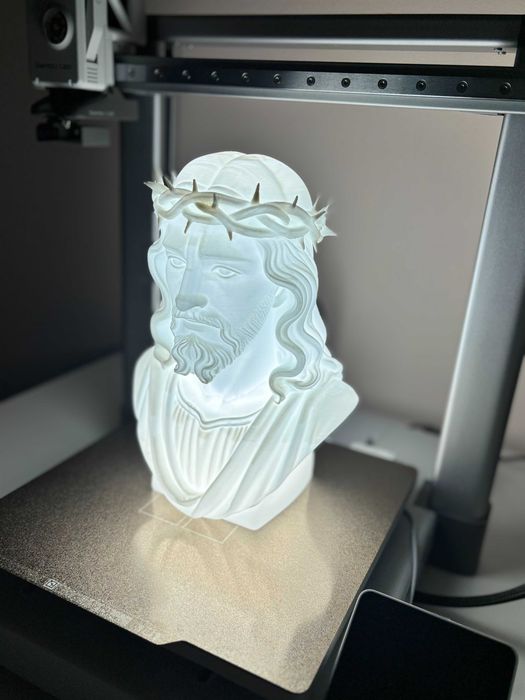 Busto de Jesus Cristo com Coroa de Espinhos