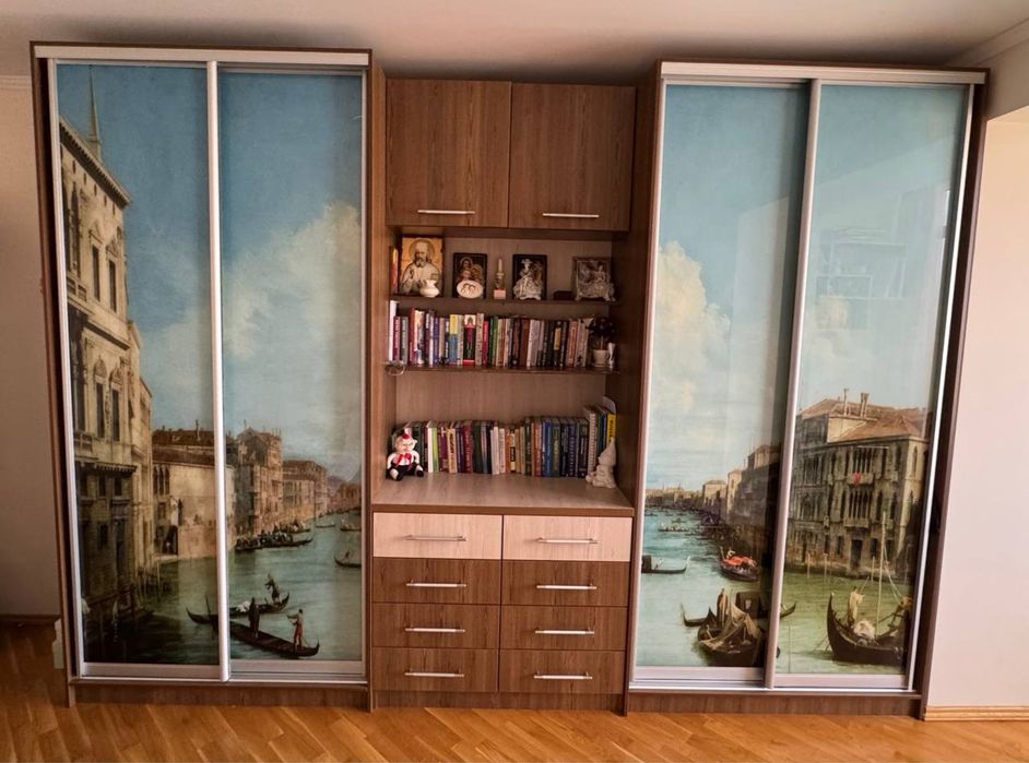 Стінка в дитячу кімнату з шафами купе