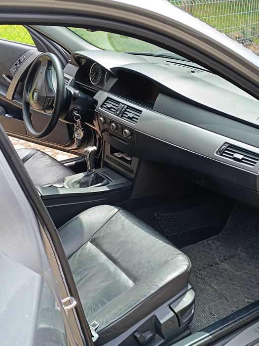 BMW E61  530d 2004r