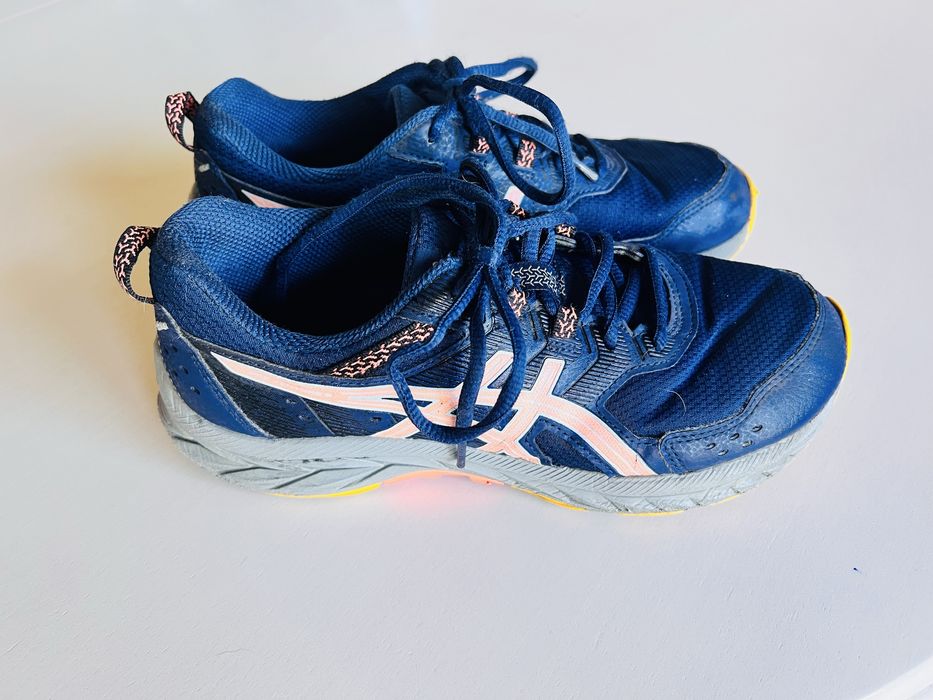 Asics 37.5  stan bardzo dobry