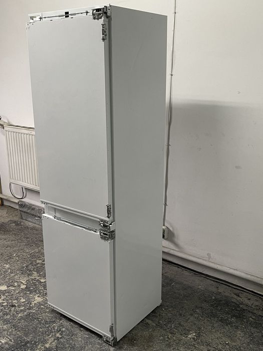 Холодильник вбудований Miele KDN 37232 iD