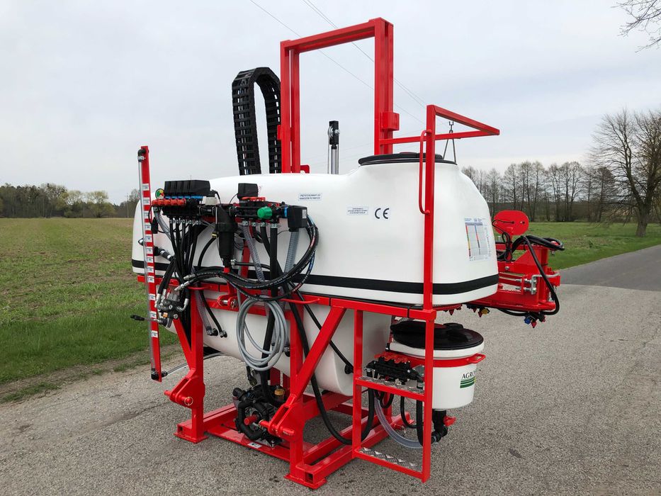 Opryskiwacz zawieszany 1000l, z żywicy, polowy AGROFART AF1015 NOWY