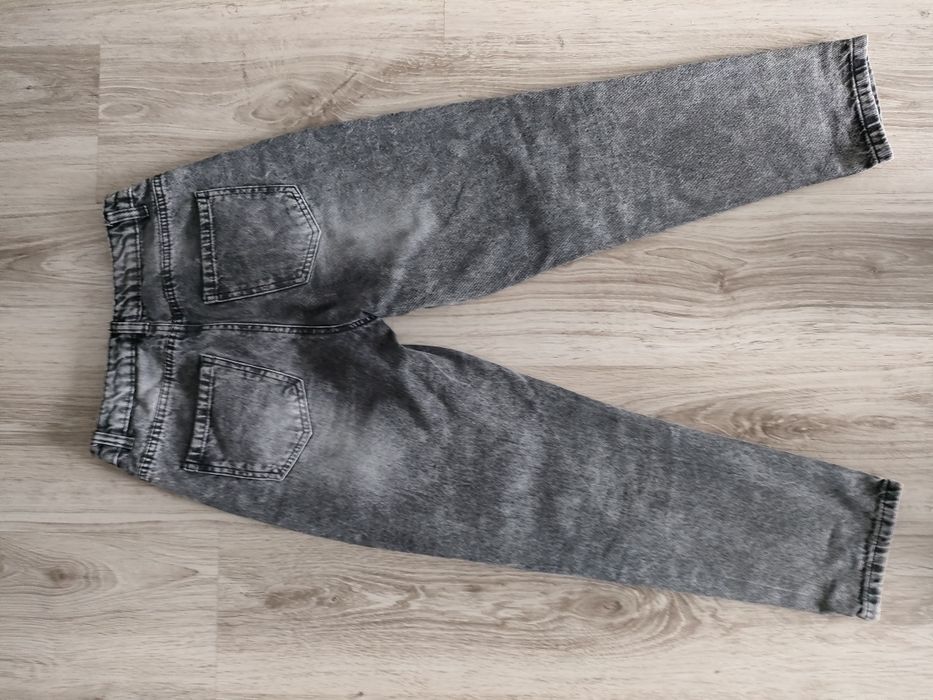 Szare przecierane spodnie r.158 cm