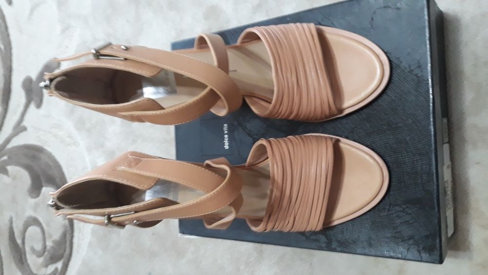 Босоніжки Dolce Vita Nicola 9.5 US,оригінал.
