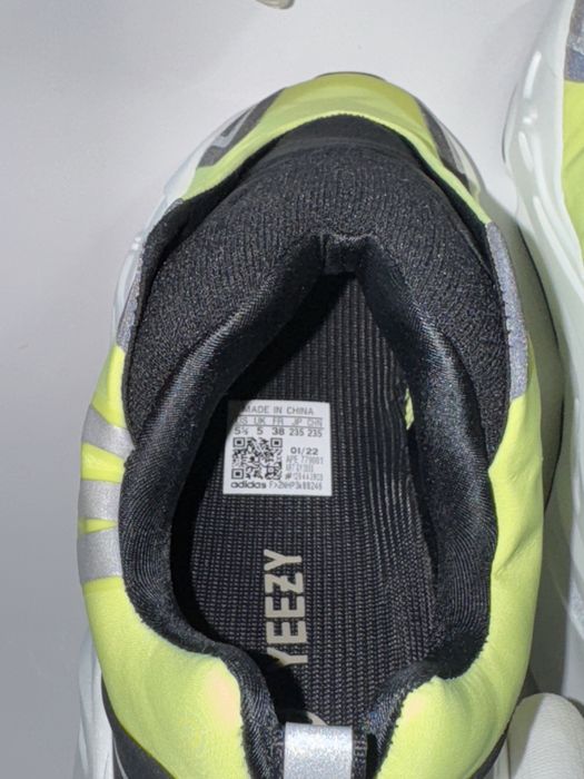 Yeezy 700 MNVN Phosphor 38