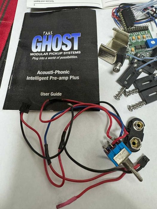 Przedwzmacniacz akustyczny do gitary elektrycznej Ghost