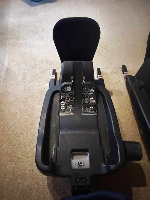 Fotelik z bazą isofix Avionaut Pixel granatowy