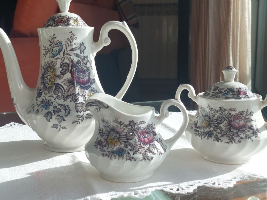 Serviço Vintage café Inglês, pintado à mao, Ridgway Ironstone Clinfto