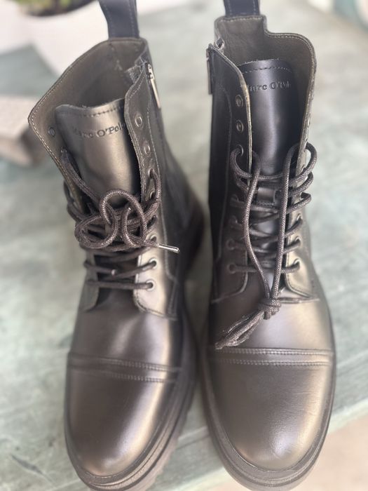 Vendo botas novas, tamanho 45. Pele