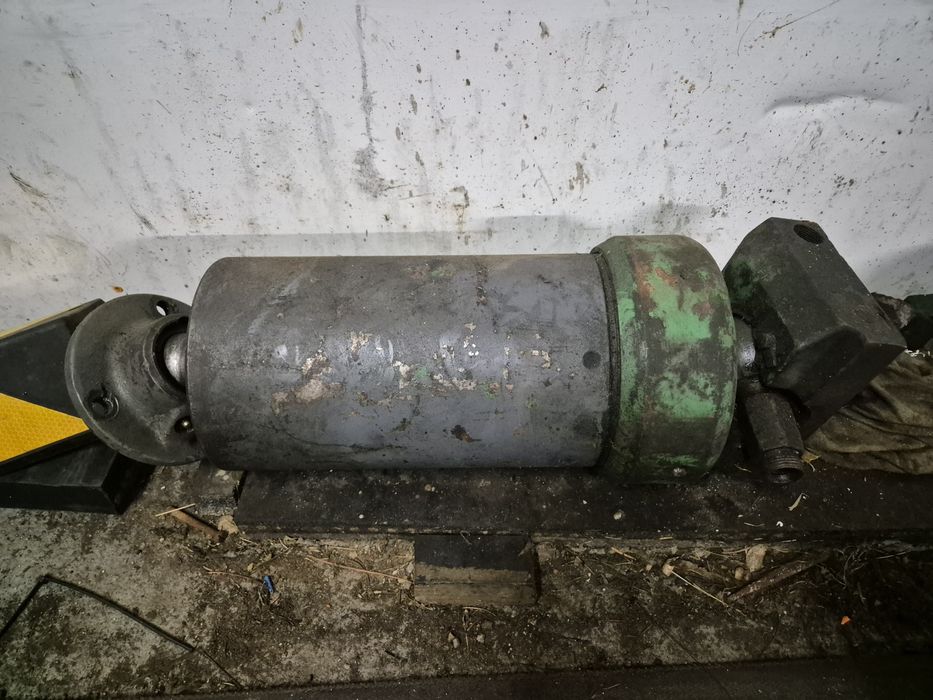 Siłownik wywrotu Star 28