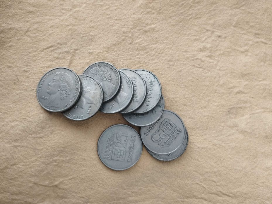 Moedas de 25 escudos