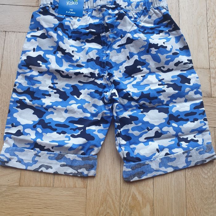 Spodenki krótkie dla chłopców dostępne w rozmaiarch od 98 do 122.