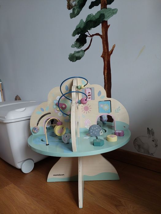 Stolik edukacyjny drzewko mamabrum  roczek