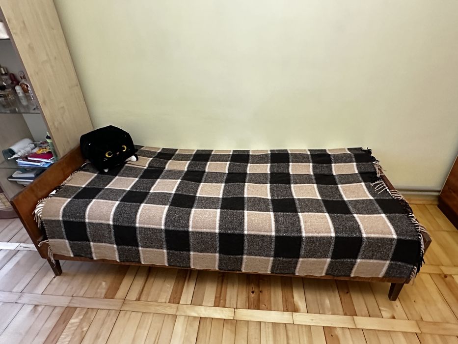 Ліжко односпальне