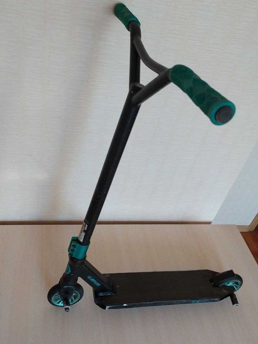 Трюковий самокат Glоbber
