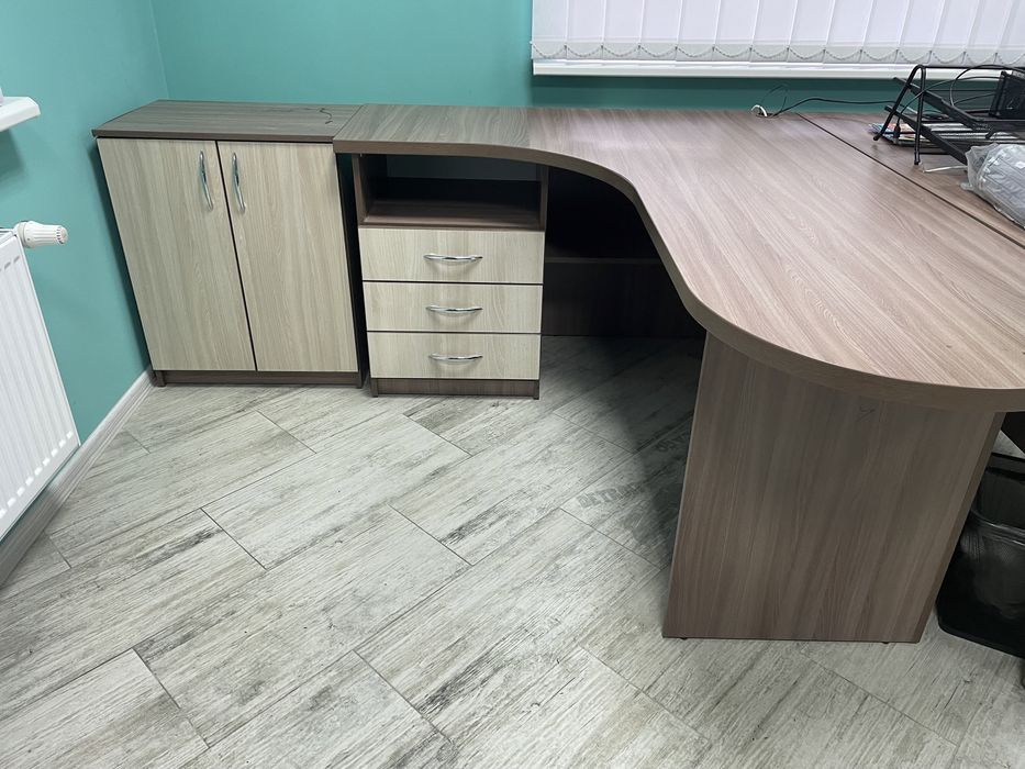 Продам якісні офісні меблі