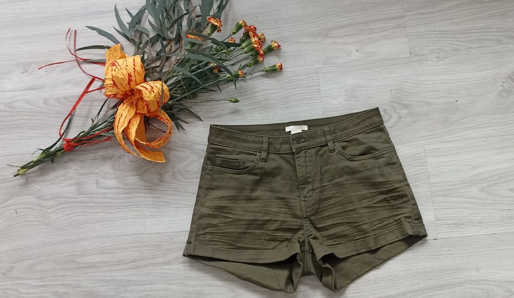 H&M Olive green cuffed shorts stretch cotton size 8 oliwkowe szorty 36