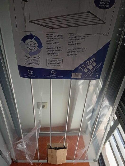 Para desocupar casa,vários artigos para venda baratos para desocupar,o estendal de tecto é novo