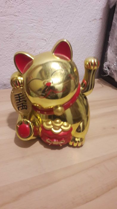 Figurka kota Maneki, chiński kot szczęścia z ruchomą łapką ok. 17 cm