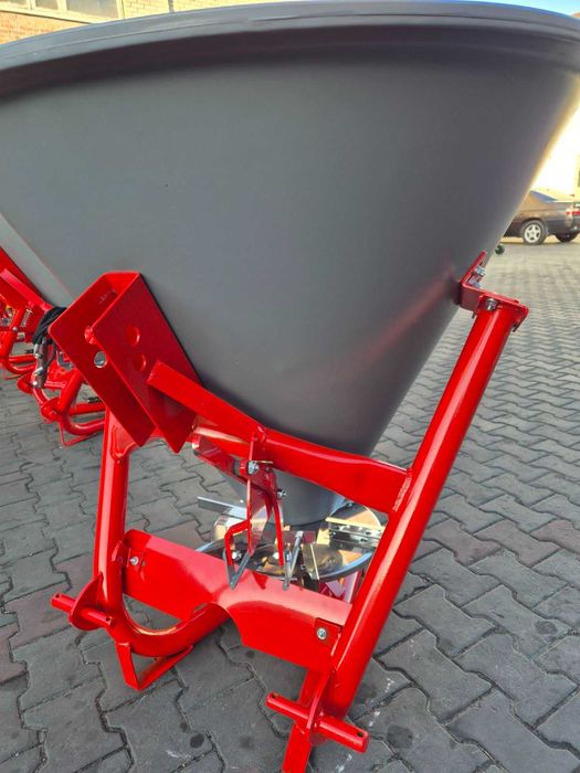 Розкидач мінеральних добрив лійка  Jar-Met оригінал гідравліка