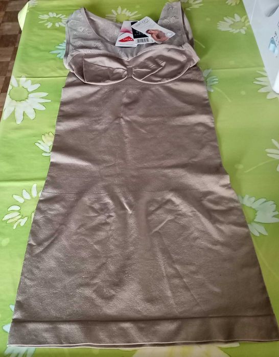 Modelująca halka Esmara