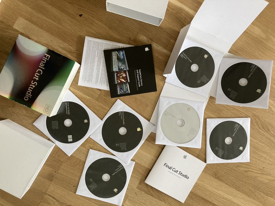 Final Cut Studio box macbook apple program