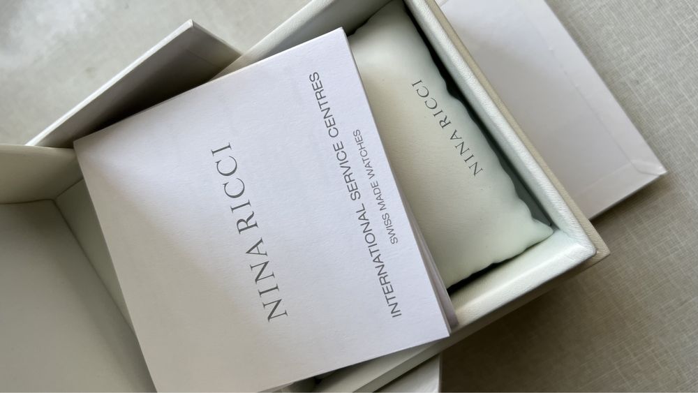 Часы nina ricci оригинал, позолота, 14 бриллиантов