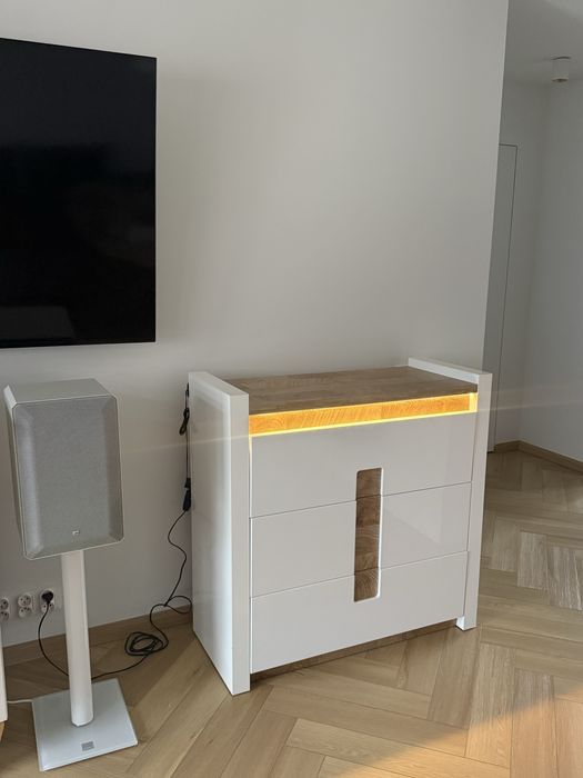 Komoda z lamka nocna Led