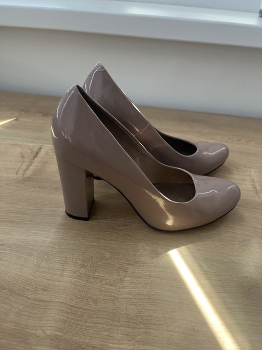 Туфлі жіночі лакові