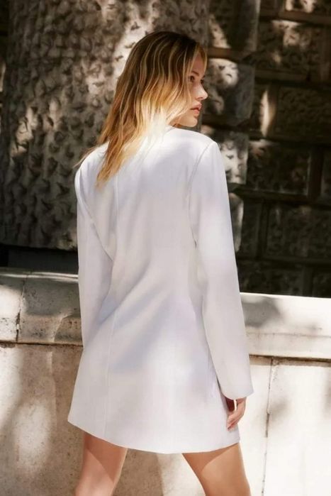 Sukienka  o kroju marynarki Nasty Gal frędzle